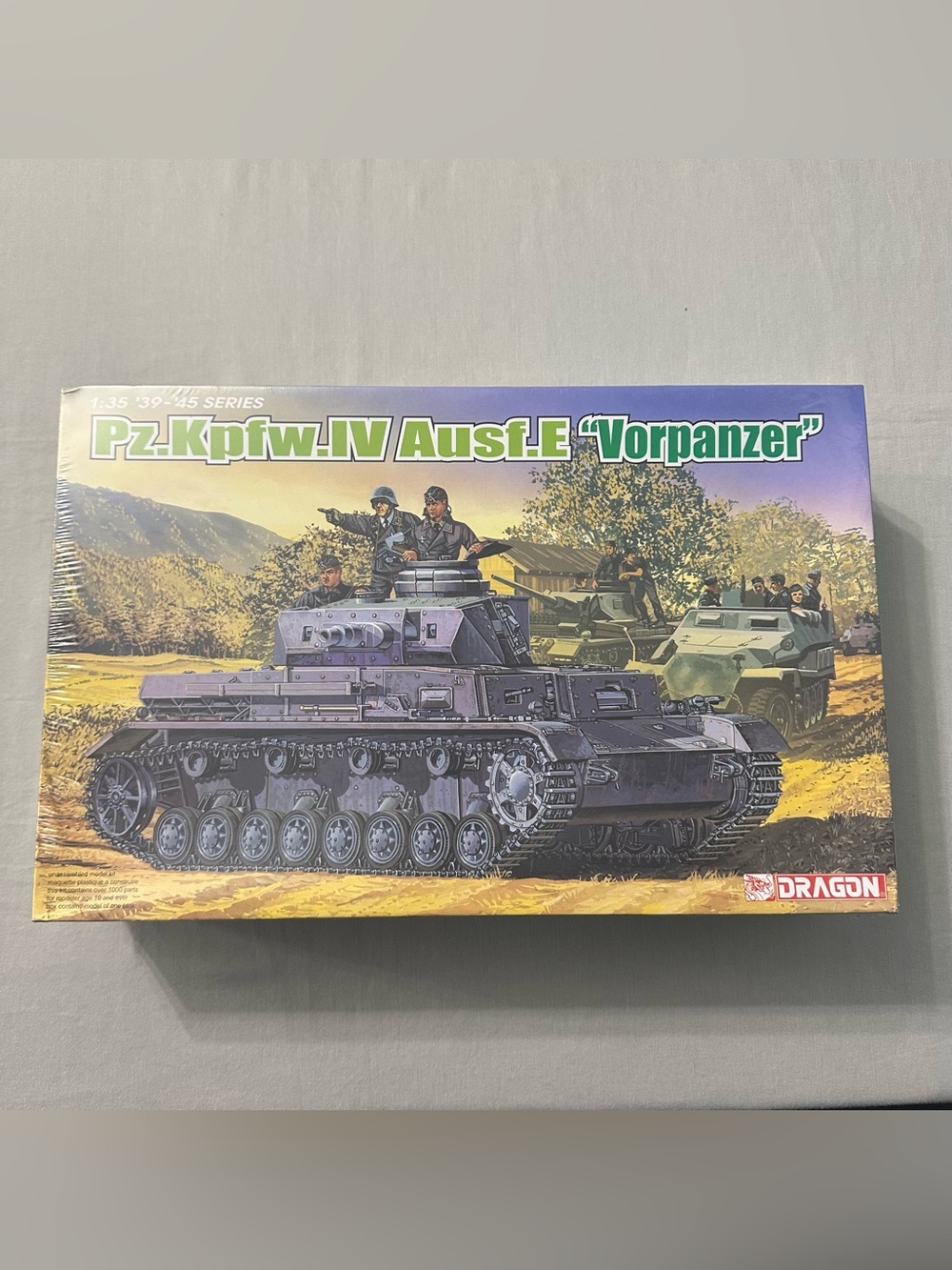 Dragon 1/35 Pz.Kpfw.IV Ausf.E Vorpanzer Model Kit 6301 WWII Tank Factory Sealed